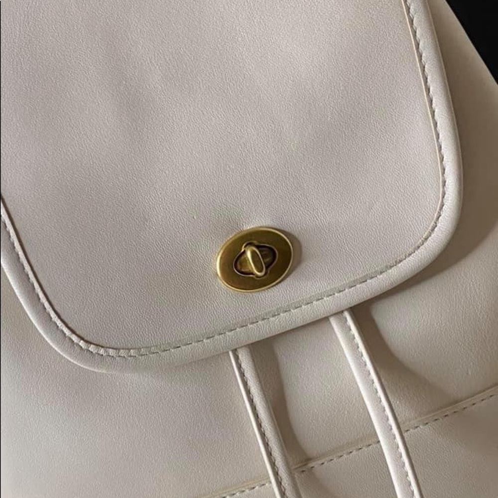 3334 - Coach Turnlock Backpack - Picture 2 of 12